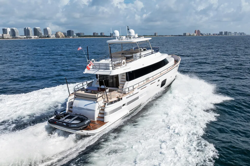 Yacht Photo 14